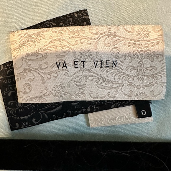 Va Et Vien Dress - Picture 3 of 8